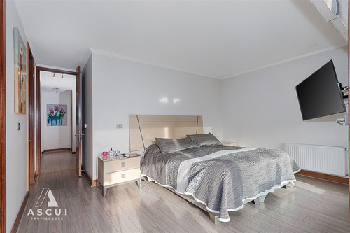 Departamento En Venta De 3 Dorm. En Lo Barnechea