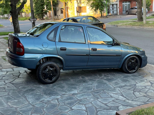 Chevrolet Corsa Classic 1.6 Gl Aa Dh 4P