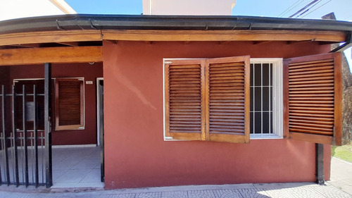 Casa Tipo Ph 3 Ambientes Muy Comodo En Castelar