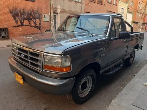 Ford F-150 5.0 Xlt 4x2