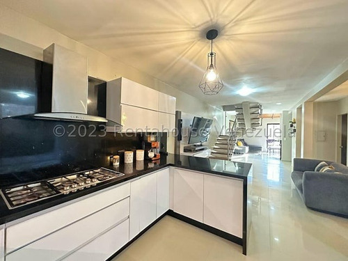 Edel Vargas Vende Bella, Amplia Y Moderna Casa En Cabudare