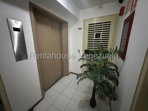 Apartamento En Venta En Los Dos Caminos Vista Al Avila Ascensor Privado