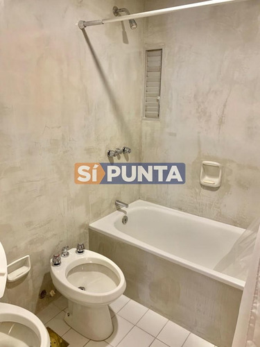 Imagen 13 de 16 de Apartamento En Venta - Playa Mansa