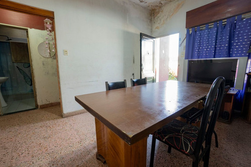 Venta De Casa Multifamiliar En Ituzaingó