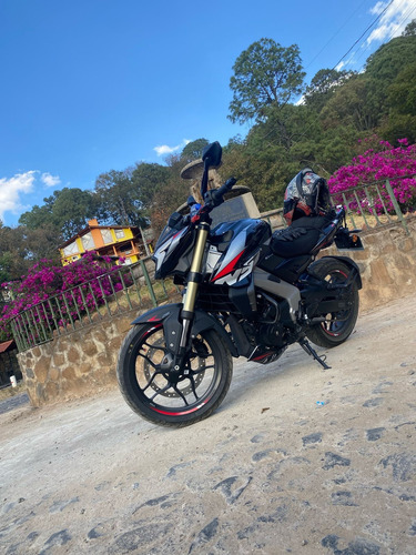 Vendo Ns 400z Con Detalle Estético Nada Que Afecte