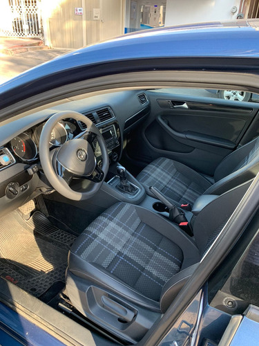 Volkswagen Jetta 2.0 Tiptronic At