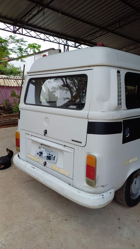 Kombi Ano 2006 1.4 Flex 8v Passageiros 11 Lugares