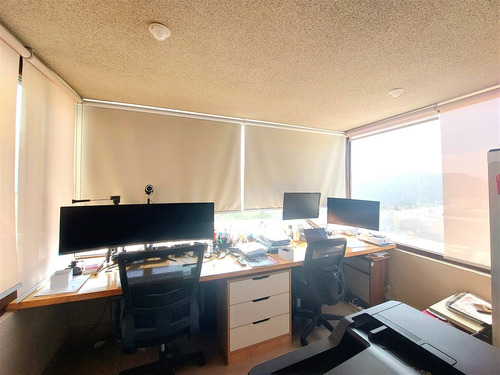 Casa En Venta De 4 Dorm. En Lo Barnechea