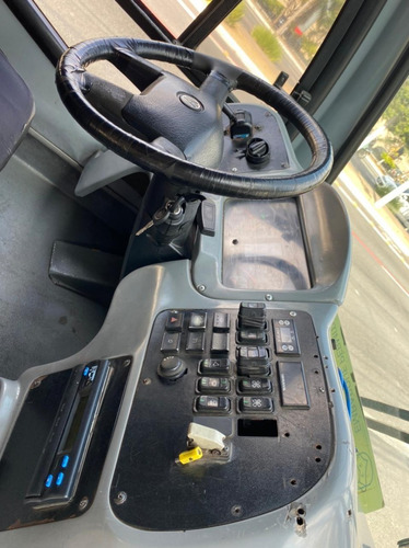 Imagem 13 de 15 de Oportunidade Micro Ônibus 2013 Revisado E Pneus Diant. Novos