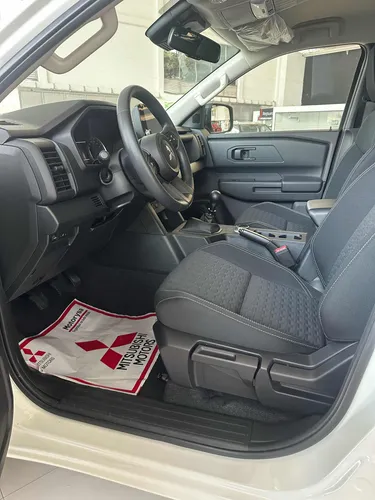 Mitsubishi L200 Glx Plus 2.4 Turbo-diesel. Sp