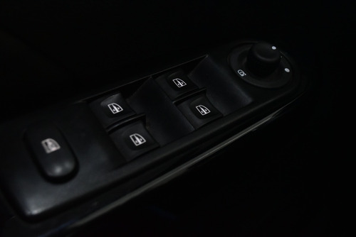 Imagen 9 de 15 de Renault Captur 2.0 Intens Automática