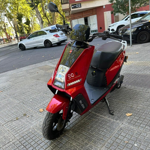 Imagen 5 de 13 de Motos Eléctricas Gilera Eg-ii + Baúl Eg2 Scooter Usada