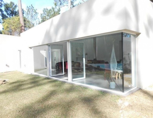 Casa En Alquiler Por Temporada De 3 Dormitorios En Pinares