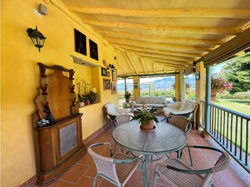 Venta Lote De 19.600 M² En La Ceja Con 3 Viviendas, Sector Chaparral
