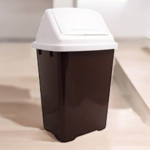 Bote De Basura Ferplast Con Tapa Balancín 20l. Café