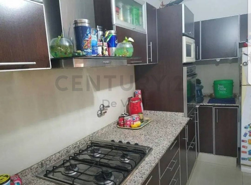Imagen 2 de 7 de Departamento 2 Dormitorios Frente Av. Pellegrini