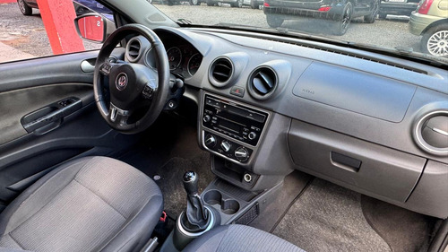 Volkswagen Voyage 1.0 Tretec Total Flex 4P