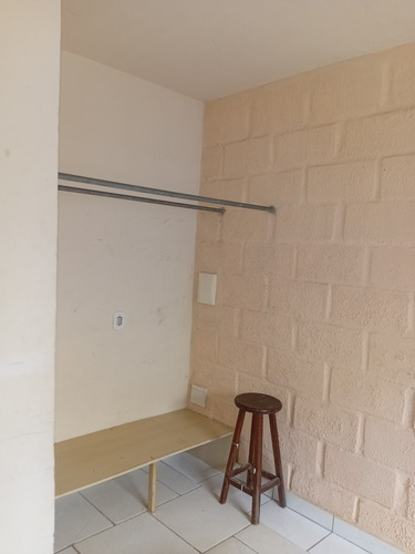 2 Quartos, 1 Suíte, Sala,cozinha, Banheiro, Varanda, Etc...