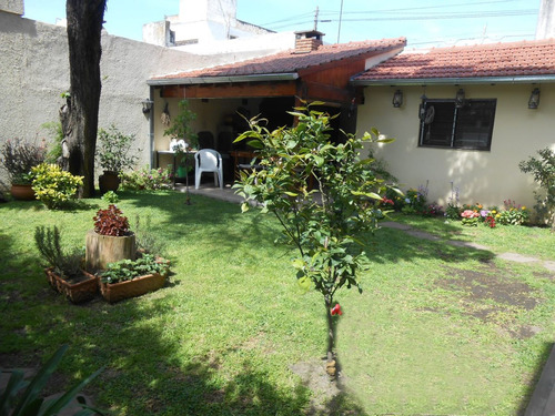 Imagen 1 de 9 de Castelar Norte. Gran Chalet. San Nicolas 1600