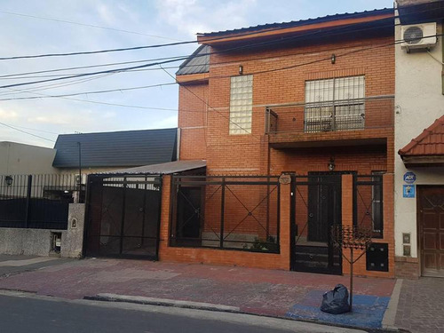 Vendo Casa En Banfield Arenales Al 1000