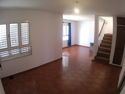 Oficina , Local , Casa Alquiler Comercial Sobre Menéndez Pidal Esquina Del Campillo