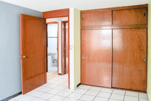 Departamento En Bosques De Aragón, Nezahualcóyotl Con 3 Habitaciones