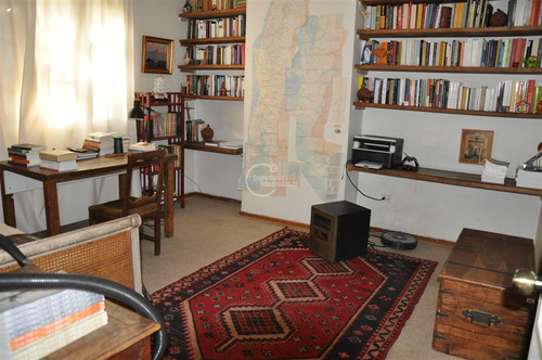 Casa En Venta De 4 Dorm. En Las Condes Excelente Estado