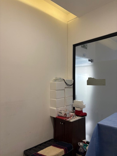 Renta De Oficinas, Consultorios Por Separado O Piso Completo En Alto Esmeralda
