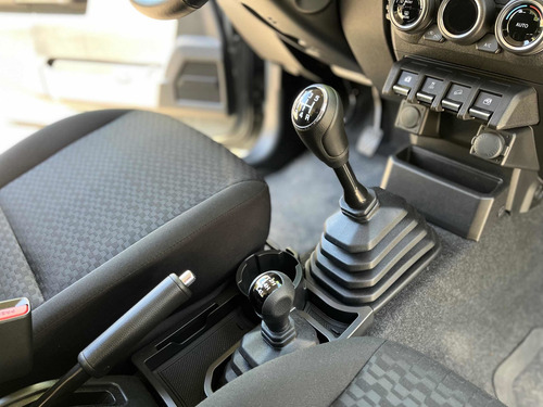 Imagen 9 de 25 de Suzuki Jimny Glx