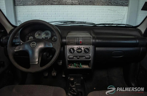 Imagen 7 de 12 de Chevrolet Corsa 2008 1.6 Classic Super Pkele