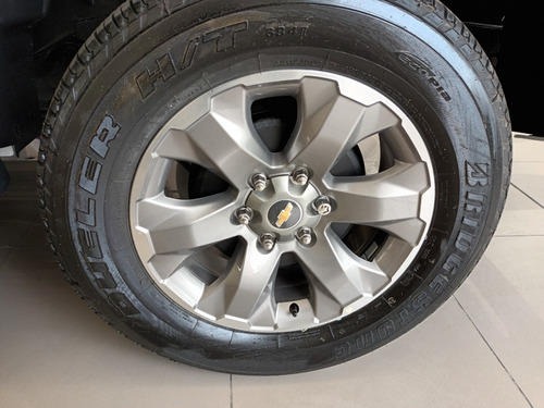 Imagen 16 de 23 de Chevrolet S10 4x4 At 2023 Mr