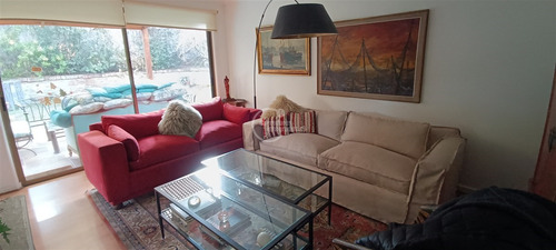 Casa En Arriendo 6d/ 5b / 3e En Valle La Dehesa