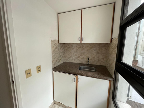 Imagen 3 de 8 de Venta Con Renta - Apartamento - Oficina - Tres Cruces