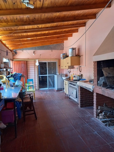 Casa 3 Dormitorios Con Galpón Y Quincho
