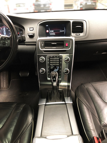 Volvo S60 2.0 T6 R-design