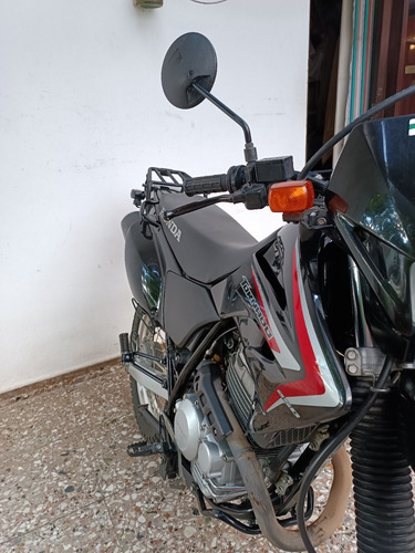 Imagen 2 de 9 de Honda Tornado