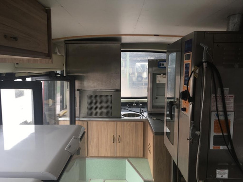 Imagem 12 de 15 de Food Truck Buss Car Scania L94