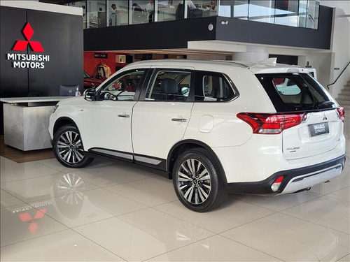 Mitsubishi Outlander 3.0 Mivec v6 Hpe-s Awd