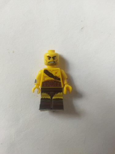 Lego Mini Figura Guerrero  Bárbaro Amarillo 