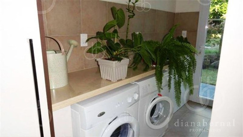 Casa En Mansa, 4 Dormitorios, Piscina Climatizada, En Barrio Privado, Punta Del Este- Ref: 42812