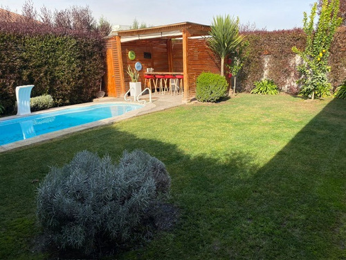 Impecable Casa Chicureo - Condominio Taiquén - 3dormitorios