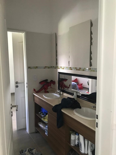 Casa Chalet En Venta Ubicado En Pilar Del Este, G.b.a. Zona Norte