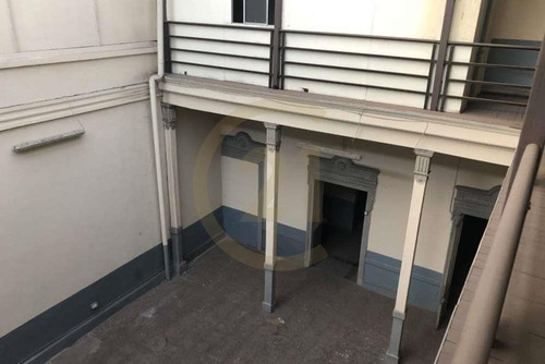 Amplio Edificio Para Comercio En General