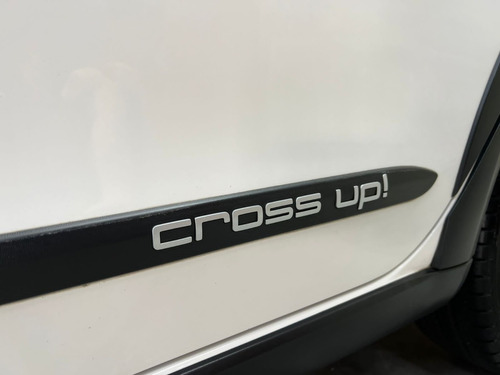 Imagem 8 de 11 de Vw/cross Up Tsi 2019/2019 Bco Manual Flex 48mkms Impecável