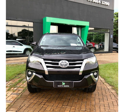 Toyota Hilux SW4 2.8 SRX 4X4 7 LUGARES 16V TURBO INTERCOOLER DIESEL 4P AUTOMÁTICO