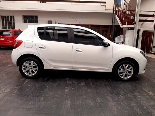 Imagen 6 de 11 de Renault Sandero 1.6 Privilege