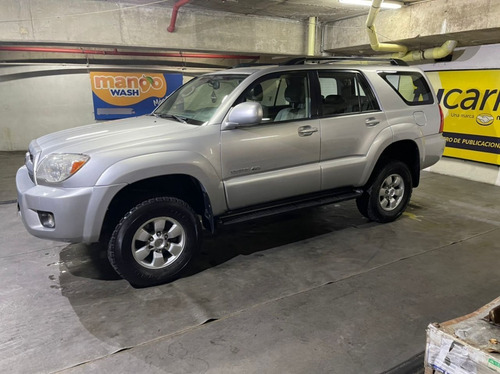 Imagen 3 de 8 de Toyota 4 Runner