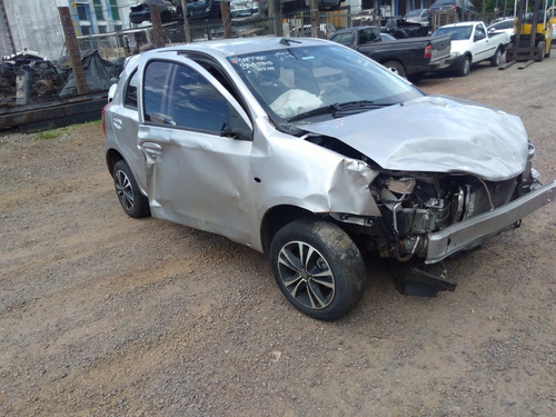 Sucata Toyota Etios Hb 1.3l Mt 2017 Para Venda De Peças