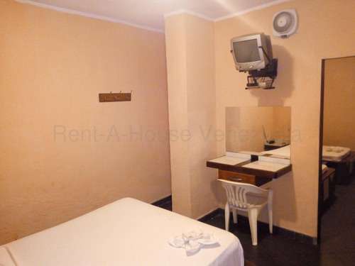 Hotel En Venta Macuto #24-24065 Johana Blanco