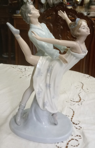 Antigua Figura Adorno Porcelana Nao By Lladro Alto 32cm N332 (Usado)